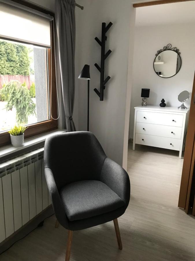 Maly Bialy Domek Częstochowa Exterior foto